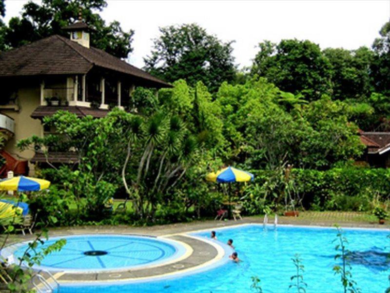 Taman Sari Hotel Dan Resort スカブミ エクステリア 写真