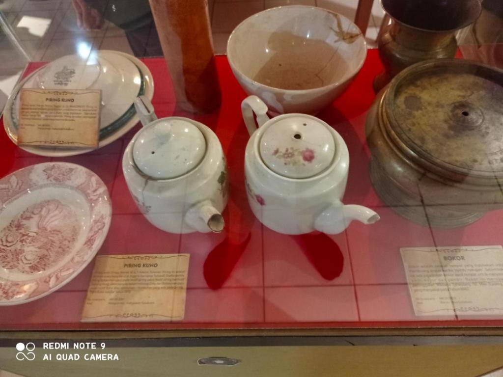 Taman Sari Hotel Dan Resort スカブミ エクステリア 写真