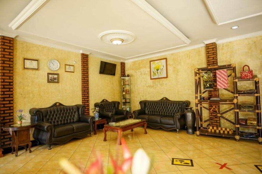 Taman Sari Hotel Dan Resort スカブミ エクステリア 写真