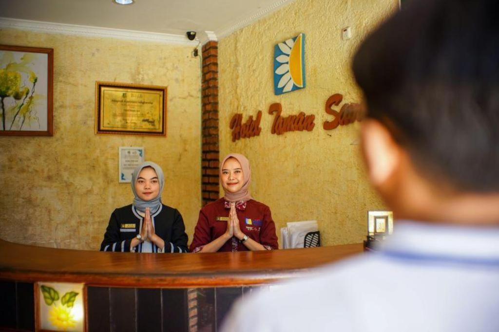 Taman Sari Hotel Dan Resort スカブミ エクステリア 写真