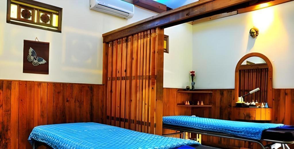 Taman Sari Hotel Dan Resort スカブミ エクステリア 写真