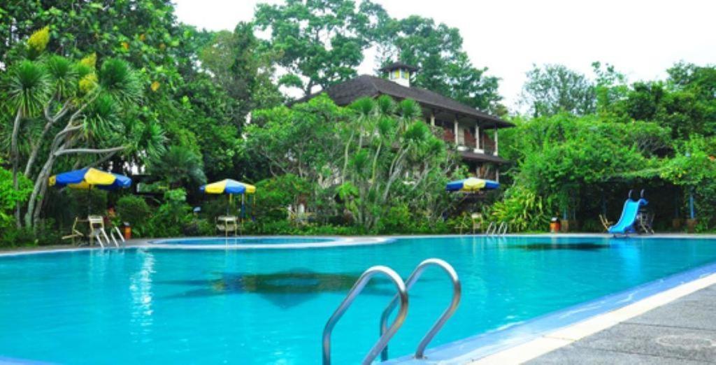 Taman Sari Hotel Dan Resort スカブミ エクステリア 写真
