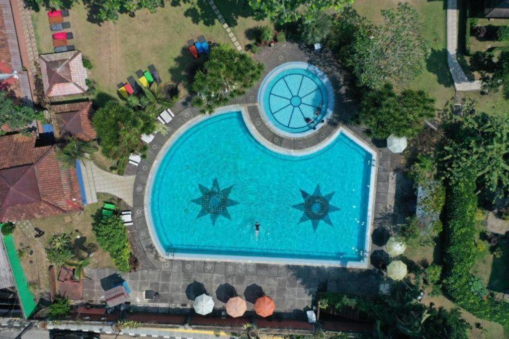 Taman Sari Hotel Dan Resort スカブミ エクステリア 写真